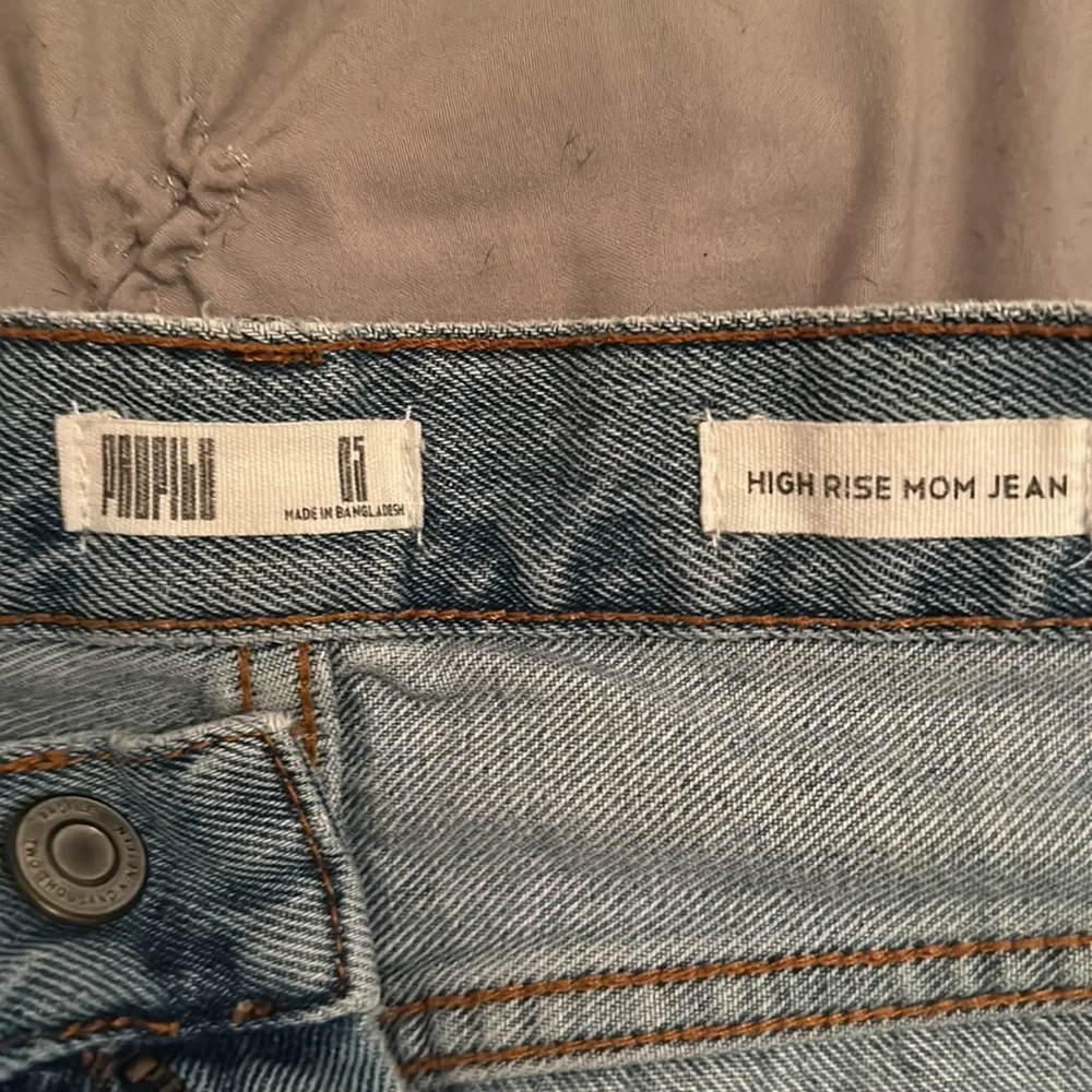 High Rise Ripped Mom Jeans - Picture 3 of 4